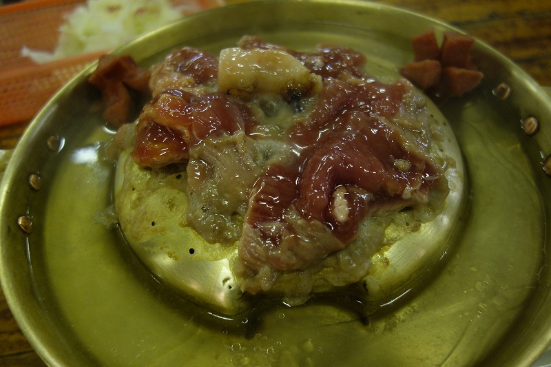 『３６ムーカタ・トーン』で初めてタイ風焼肉を食べる